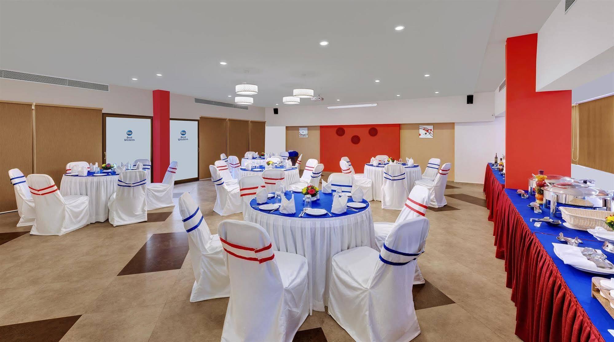 Best Western Alkapuri, Vadodara Zewnętrze zdjęcie